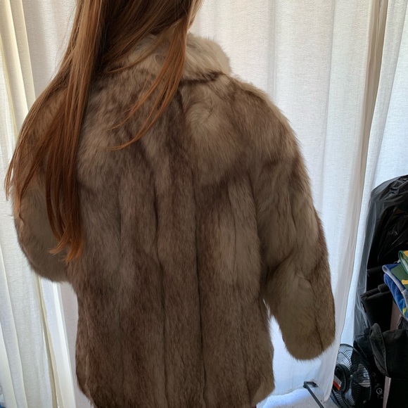SAGA FOX FUR COAT - Picture 3 of 11